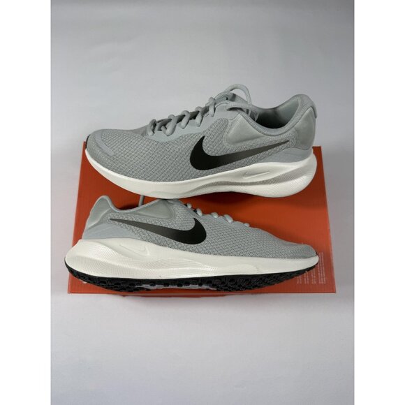 New Nike Revolution 7 Shoes Mens Size 7 Gray White Running Sneakers FB2207-011 - Picture 3 of 10